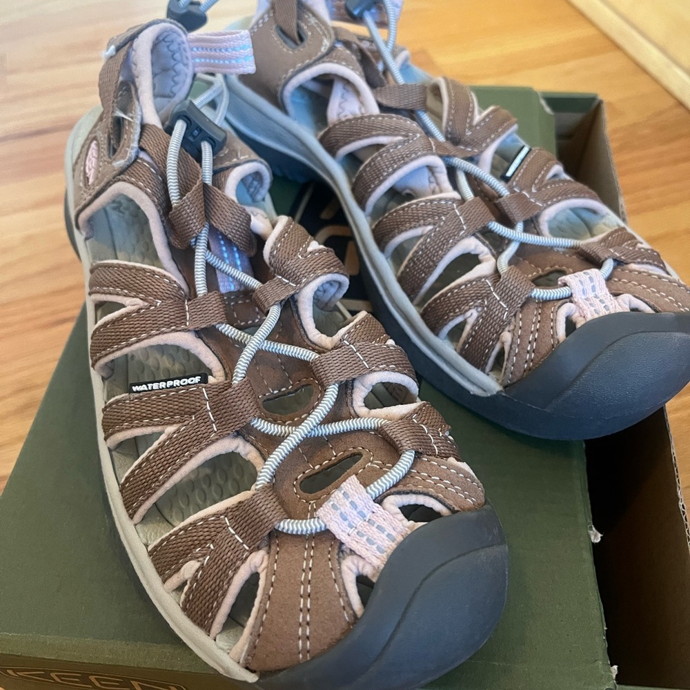Keen women’s Whisper Brown and pink Sandals